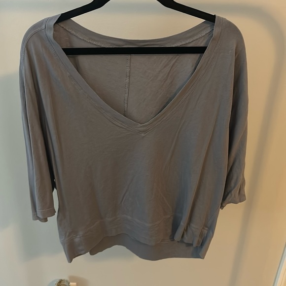 Lululemon gray relax fit yoga top size 6 - Picture 1 of 3